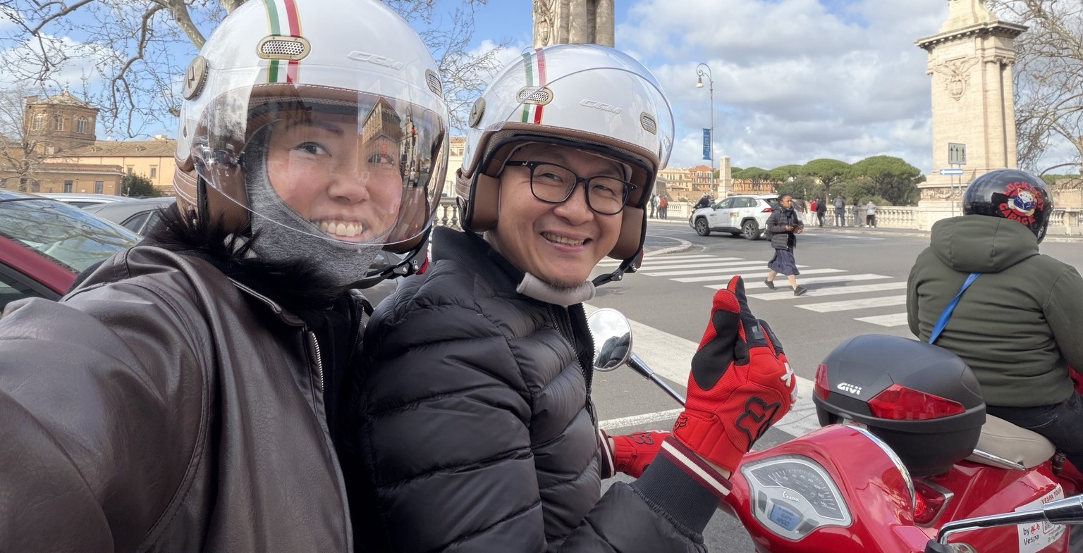 Self-drive Vespa tour in Rome with a licensed local guide