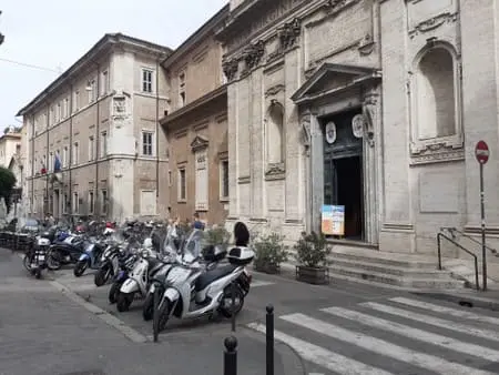 affitto vespa roma